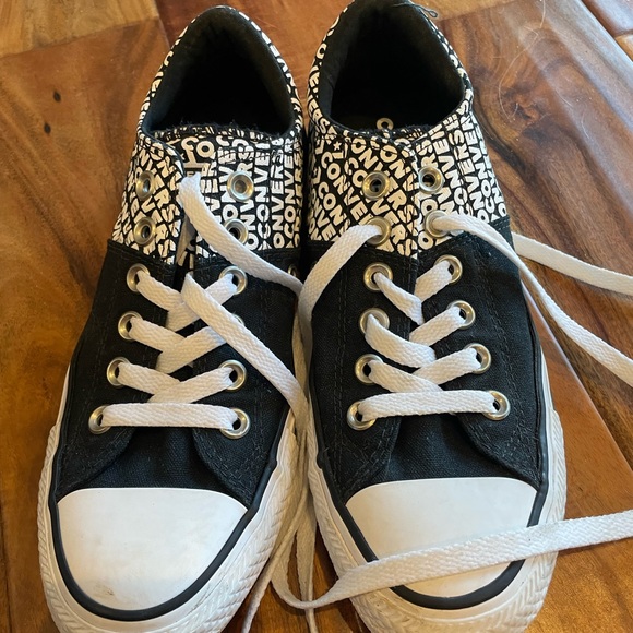 Converse - Picture 2 of 3